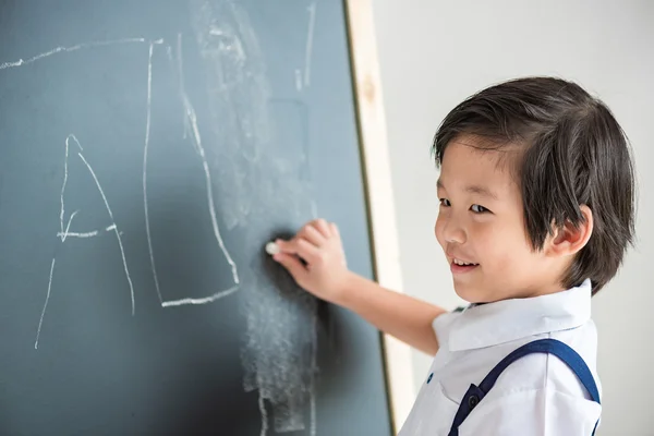 Inteligente asiático menino — Fotografia de Stock