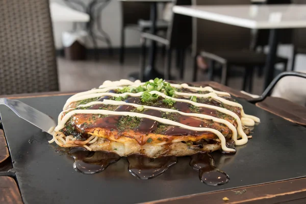 OKONOMIYAKI demir tabakta