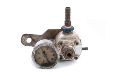 Eski motor bölümünü oluşturan kapatın