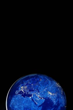 Dünya üzerindeki küresel ağ, fotokopi uzayı olan gece görüşü. Dünya haritasında dijital iletişim teknolojisi konsepti. Bu görüntünün elementleri NASA tarafından desteklenmektedir.