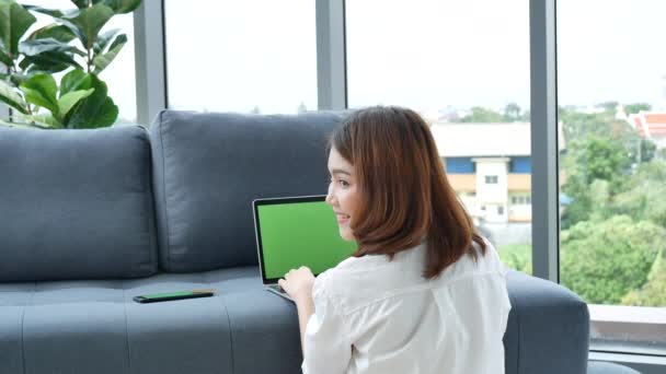 Femme Travaillant Maison Sur Ordinateur Portable Réunion Ligne Bureau Domicile — Video