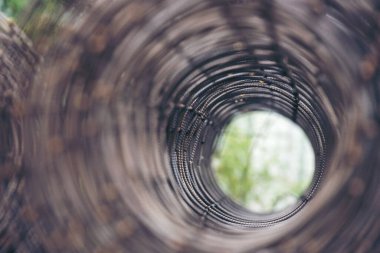 Demir paslanmaz çelik örgüler, galvanize metal levhalar inşaat malzemesi. Tavuklu tel örgü çitleri yuvarlıyor. Ağ tel örgü rulo mühendisi İnşaat yumuşak çelik depolama galvanize