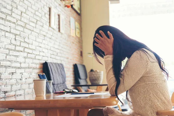 Mulher Negócios Asiática Trabalhou Demais Escritório Ansiedade Estressante Com Problemas — Fotografia de Stock