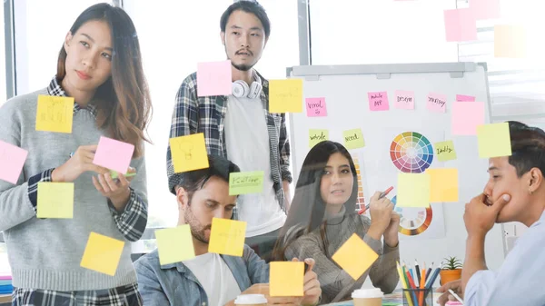 Diversidade Equipes Brainstorming Multi Grupo Étnico Com Reunião Parceiros Negócios — Fotografia de Stock