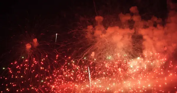 Czerwone Fajerwerki Świętują Rocznicę Szczęśliwego Nowego Roku 2022 Lipca Festiwalu — Zdjęcie stockowe