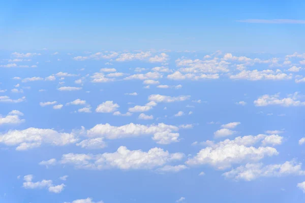 Blue Sky Fluffy White Clouds Summer Season Bright Clear Skyline — Stock Photo, Image