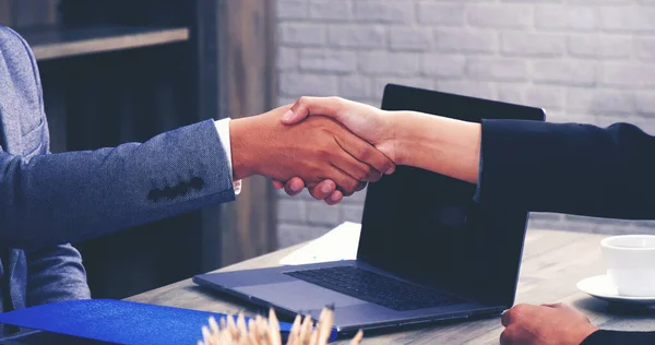 Team Business Partners Skakar Hand Tillsammans Till Hälsning Starta Ett — Stockfoto