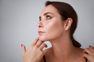 Beyaz tenli, beyaz tenli güzel beyaz kadın profili.