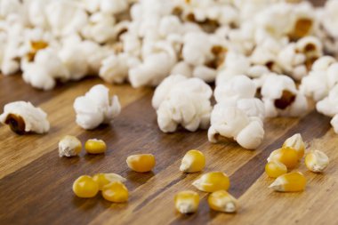 avuç dolusu patlamış mısır