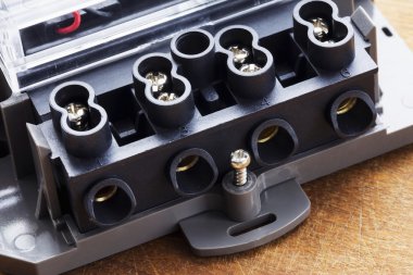 Elektrik terminalleri