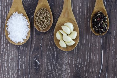 sarımsak ve baharat