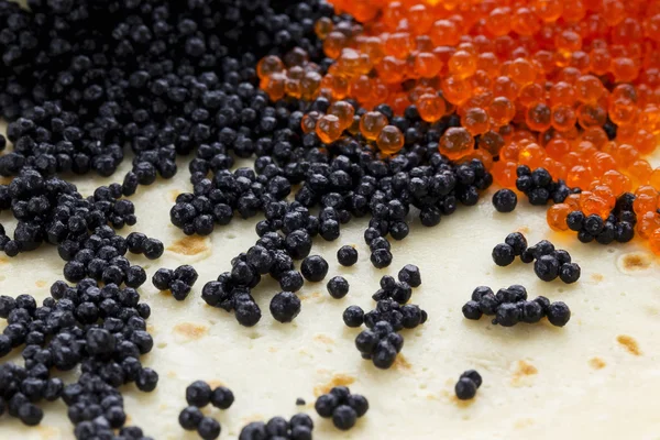 Red and black caviar — Stock Photo, Image