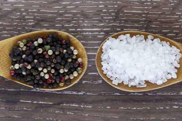 Peppar och salt — Stockfoto