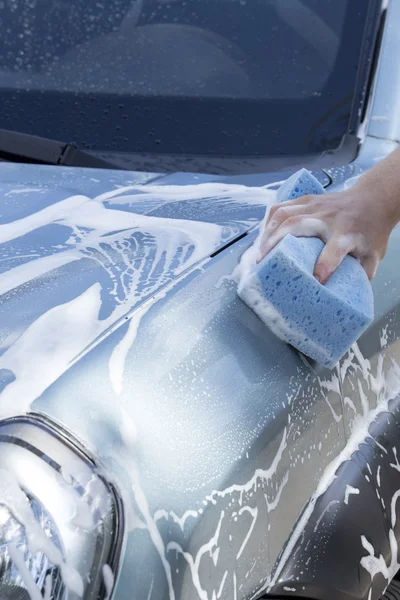 Een auto wassen — Stockfoto