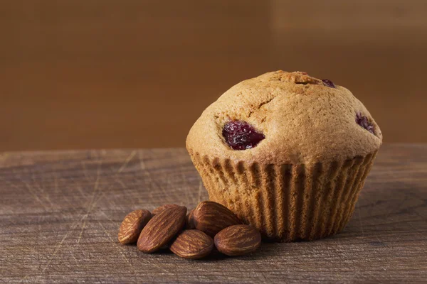 Cupcake con ciliegia — Foto Stock