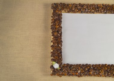 Kahve çekirdekleri, ahşap çerçeve. Metniniz için boş alanı