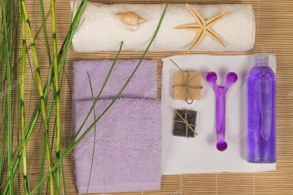 Kit testápolás, a bambusz mat a fürdÅ kiegészÃtÅk — stock fotó ...