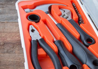 Kopya alanı ile eski ahşap tahta üzerinde araçları seti