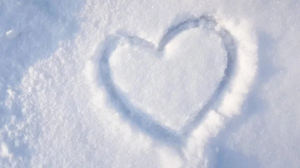 Herz Auf Dem Schnee Park Gezeichnet Valentinstag Winterurlaub Der Stadt — Stockfoto