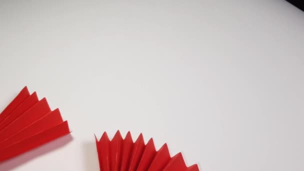 Papel Origami Colorido Parece Vermelho Fundo Branco Ano Novo Chinês — Vídeo de Stock