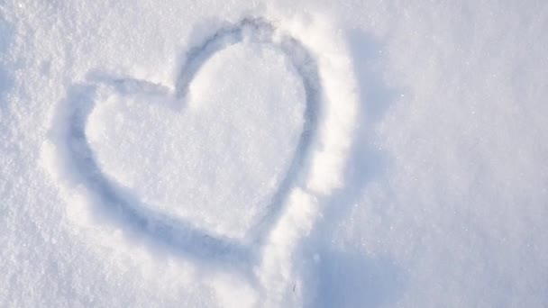 Video Corazón Dibujado Nieve Parque San Valentín Vacaciones Invierno Ciudad — Vídeos de Stock