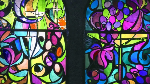 Dois Vitrais Verticais Com Fundo Abstrato Vidro Multicolorido Com Ornamentos — Fotografia de Stock