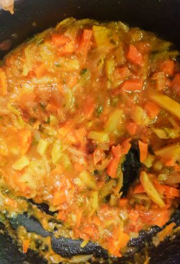 Dilimlenmiş sebzeler, yakın plan, dikey gıda arka planı..