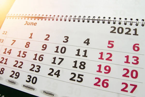 Kalender För Juni Månad 2021 Vägg Kalender Med Spiral Bakgrunden — Stockfoto
