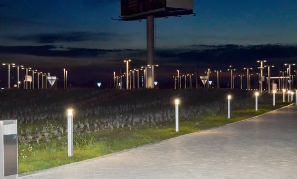 Modern Lighting System Night City Lanterns Road — Stock Photo, Image