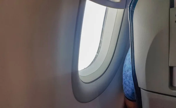 Uçakta Bir Lombozun Yakın Çekimi Yolcu Koltuğu Bir Uçağın Içi — Stok fotoğraf