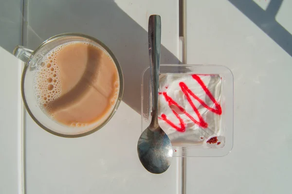 Colazione Dietetica Con Caffelatte Yogurt Con Marmellata Fragole Vista Dall — Foto Stock