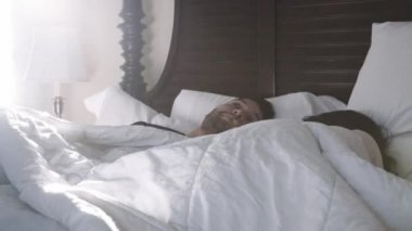 Çekici çift eğleniyor mücadele yastık