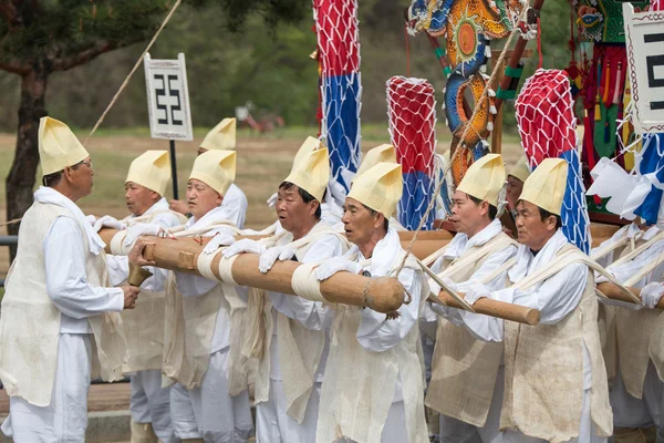 Ehrungen, traditionelle südkoreanische Veranstaltungen für Verstorbene — Stockfoto