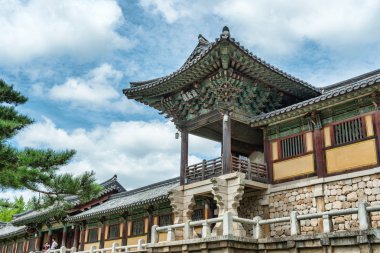 Gyeongju, Güney Kore - 18 Ağustos 2016: Bulguksa Tapınağı, tüm Güney Kore ve UNESCO Dünya Miras Listesi en ünlü Budist tapınakları biridir.