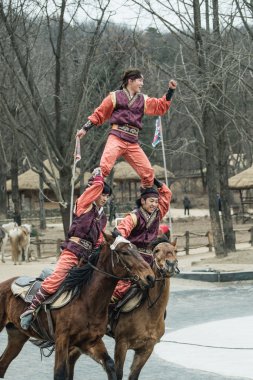 Participant a the Equestrian Feats act