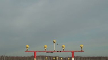 Bir yolcu uçağının inişi