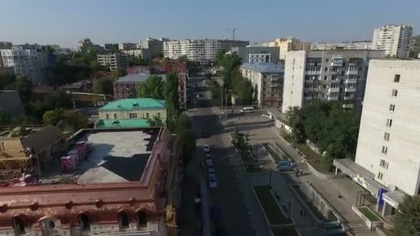 Vuelo sobre la ciudad — Vídeo de stock