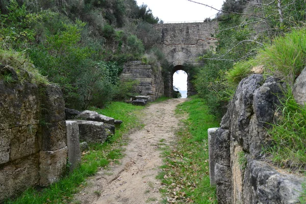 Romalılar zamanında, Elealı Velia olduğunu bir Antik şehir Magna Grecia