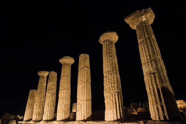 Tempel i Agrigento natt på Sicilien - Italien — Stockfoto