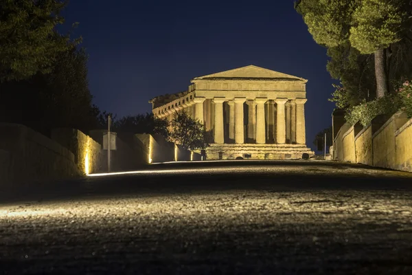 Świątyń w Agrigento noc na Sycylii - Włochy — Zdjęcie stockowe