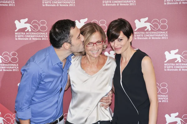 VENICE - SEPTEMBER 7: Actors Filippo Timi, Cristina Comencini and Claudia Pandolfi — Stockfoto