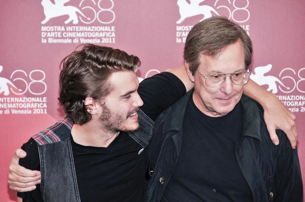 VENICE - SEPTEMBER 8: Actors William Friedkin and Emile Hirsch — Stockfoto