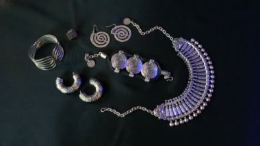 Güzel Oriental Silver takı seti (Hint, Arap, Afrika, Mısır)