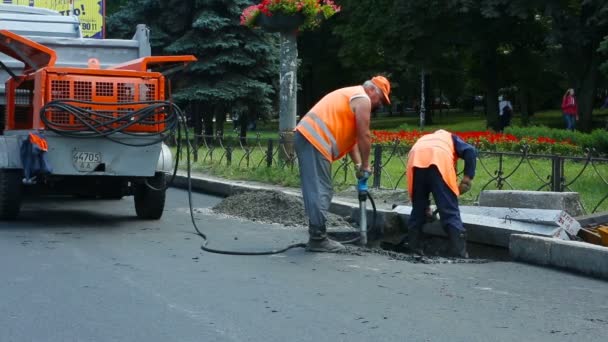 Kiev, Ukraina Jul 2016: Road bana, konstruktion. — Stockvideo