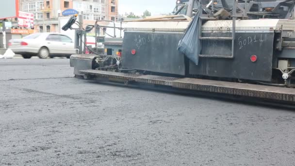 Київ 2016 липня: Дорога тротуарна плитка, будівництво. — стокове відео