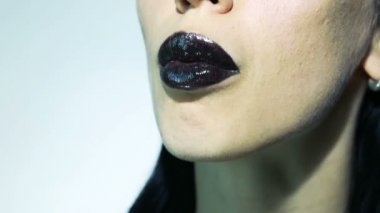 Korku kavramı - güzel seksi şık kırmızı göz yemek kadın