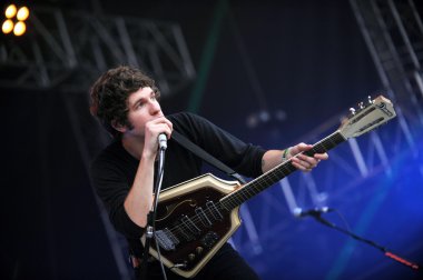 İbneler - Luke Pritchard