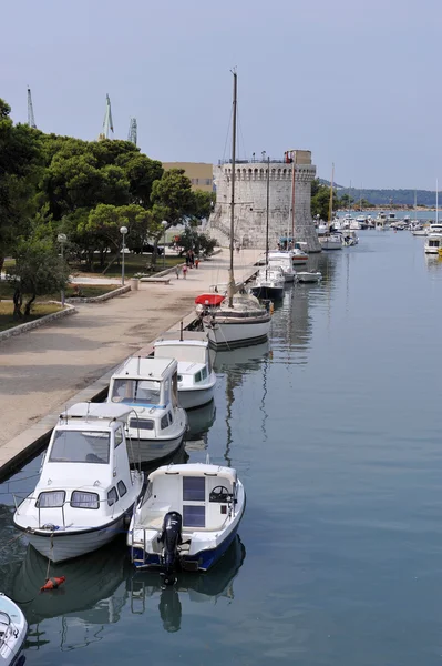 Puerto deportivo en Trogir, Croacia — Foto de Stock