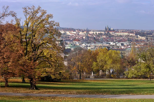 Осень в Праге — стоковое фото