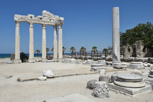 Antique ruins in Side, Turkey — Stock Photo, Image